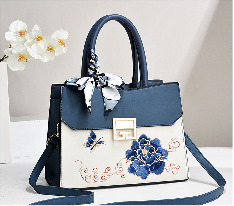 Womens Large Capacity New Embroidered Handbag With Floral Design